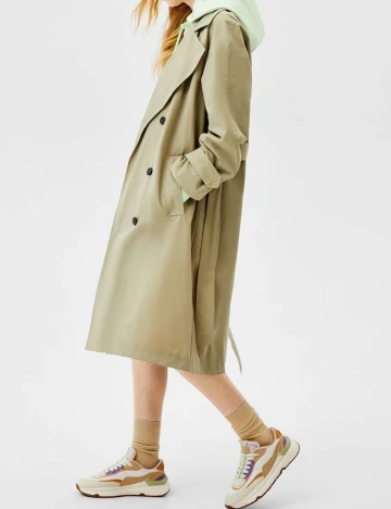 Trench Bershka, verde, L