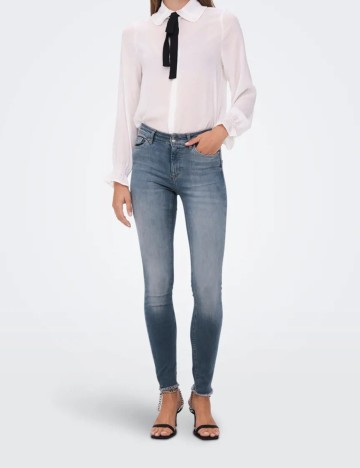 
						Blugi Only, albastru