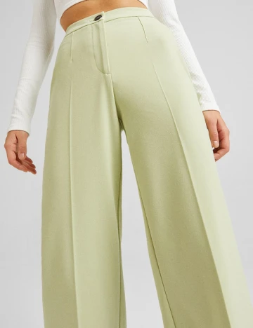 Pantaloni Bershka, verde, 32