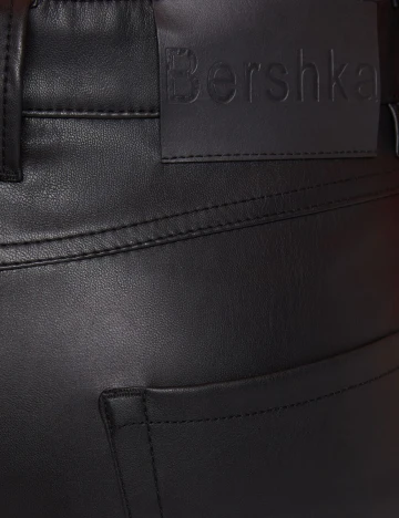 Pantaloni Bershka, negru, L Negru