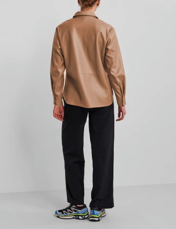 Jacheta Pieces, maro, L
