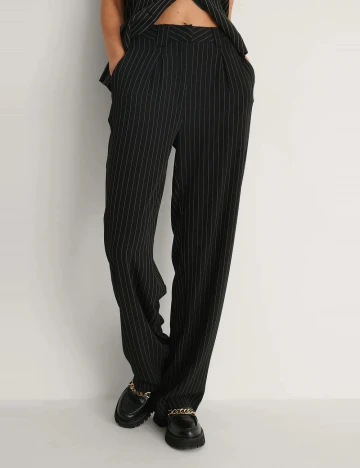 Pantaloni NA-KD, negru Negru