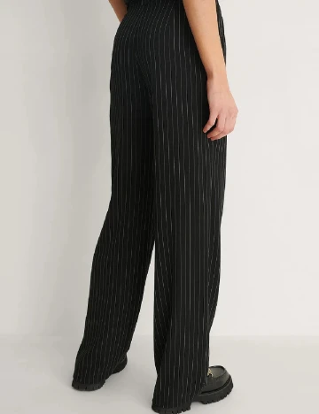 Pantaloni NA-KD, negru Negru