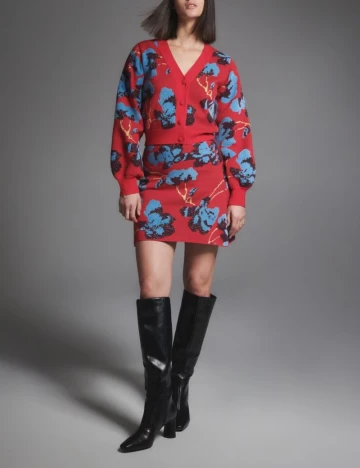 Cardigan Reserved, rosu