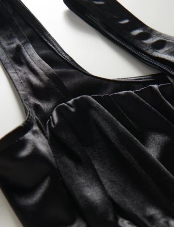 Top Reserved, negru