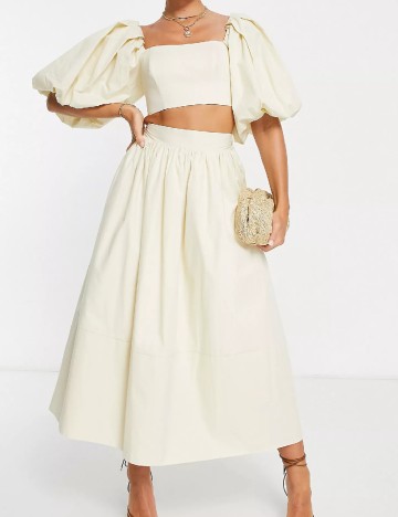 
						Top ASOS, crem