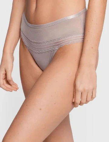Chilot Triumph, gri
