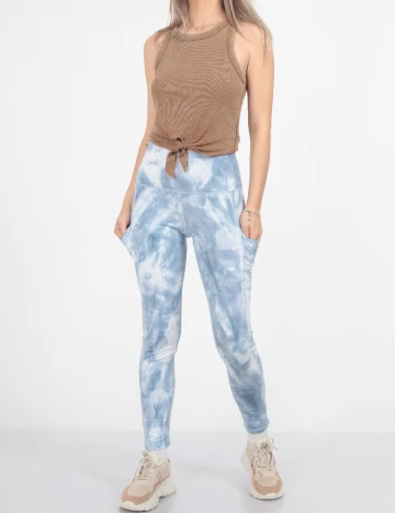 Maiou Aerie, maro
