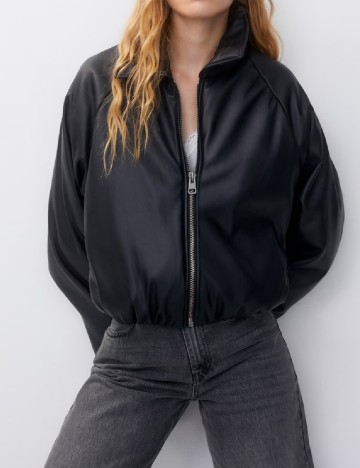 
						Geaca Pull&Bear, negru