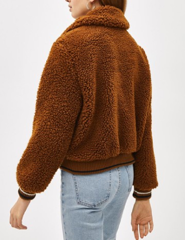 Jacheta Bershka, maro