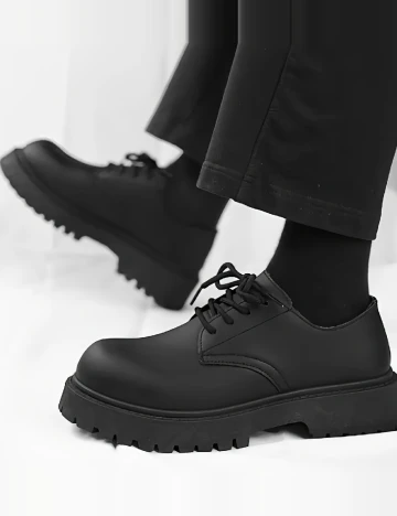Pantofi SHEIN, negru