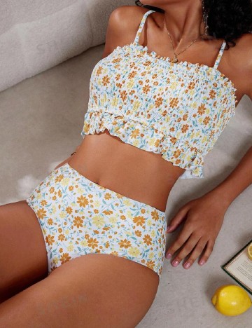 
						Costum de baie SHEIN, floral