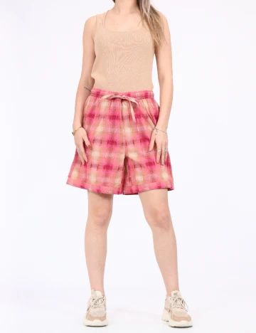 Pantaloni scurti Vero Moda, roz