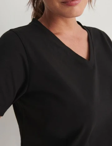 Tricou Reserved, negru Negru