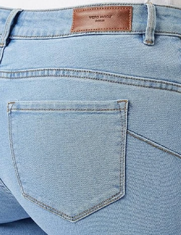 Pantaloni trei sferturi Vero Moda, albastru Albastru