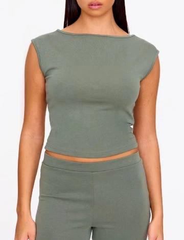 Top PRETTYLITTLETHING, verde Verde