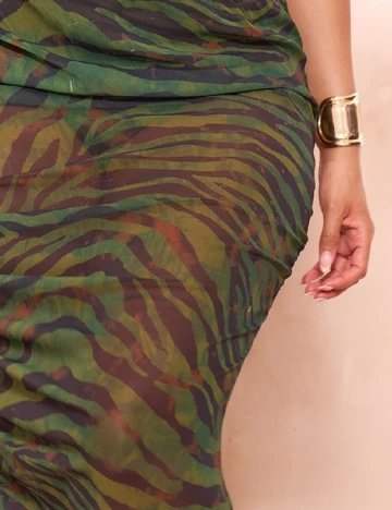 Fusta PRETTYLITTLETHING, verde