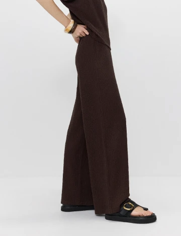 Pantaloni Reserved, maro