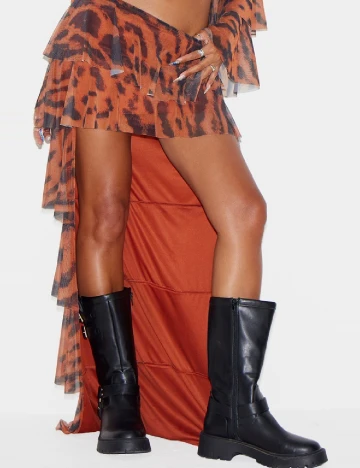 Fusta PRETTYLITTLETHING, maro