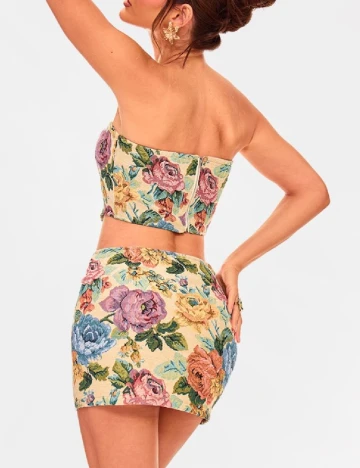 Top PRETTYLITTLETHING, floral print Floral print