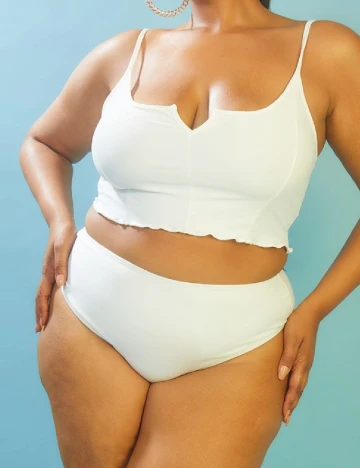 Chilot de  baie PRETTYLITTLETHING Plus Size, alb Alb