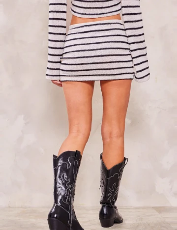 Fusta PRETTYLITTLETHING, alb
