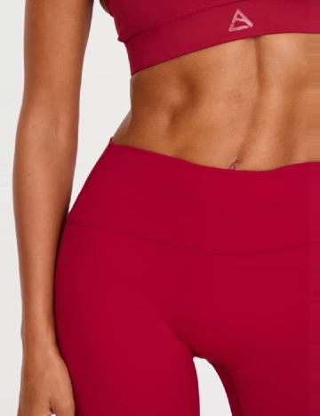 Pantaloni PRETTYLITTLETHING, rosu