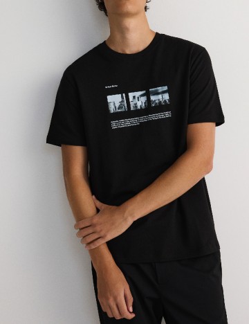 
						Tricou Reserved, negru