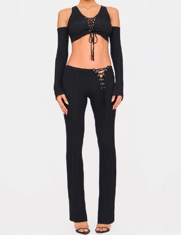 Top PRETTYLITTLETHING, negru