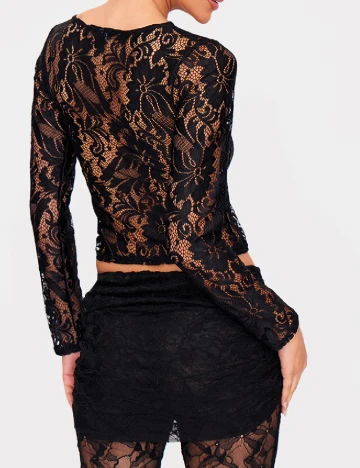 Top PRETTYLITTLETHING, negru