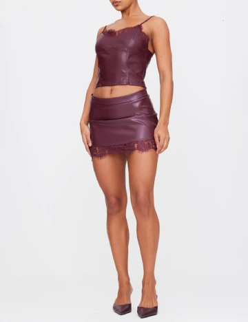 Top PRETTYLITTLETHING, visiniu Rosu