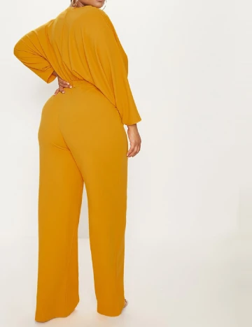 Salopeta PrettyLittleThing Plus Size, mustar