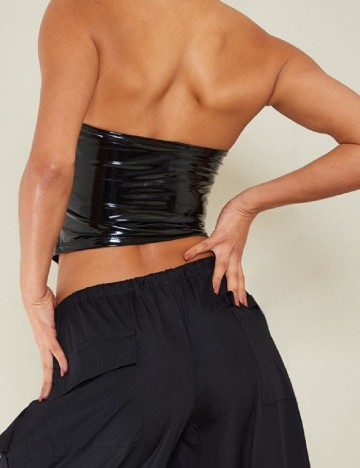 Top PRETTYLITTLETHING, negru