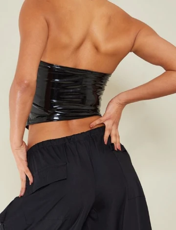 Top PRETTYLITTLETHING, negru