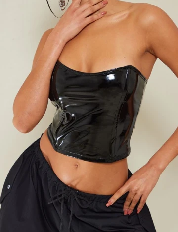 Top PRETTYLITTLETHING, negru