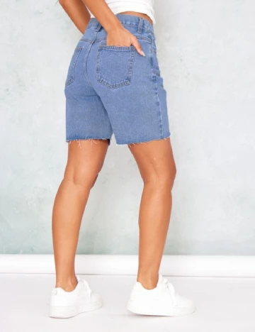 Pantaloni scurti PRETTYLITTLETHING, albastru Albastru