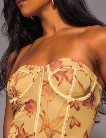 Top PRETTYLITTLETHING, galben Galben