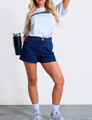 Pantaloni scurti PRETTYLITTLETHING, bleumarin Albastru