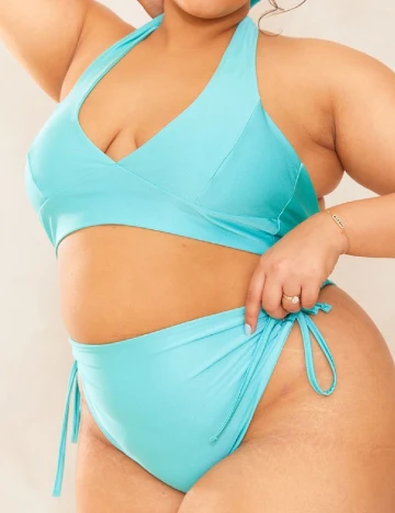 Sutien de baie PrettyLittleThing Plus Size, turcoaz Albastru