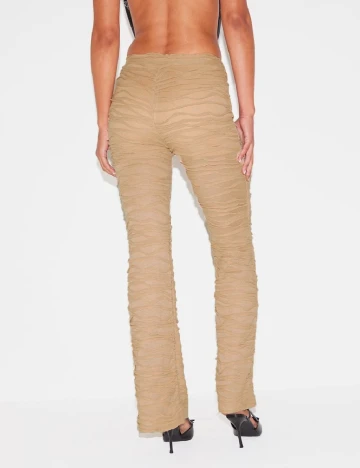 Pantaloni PrettyLittleThing, crem