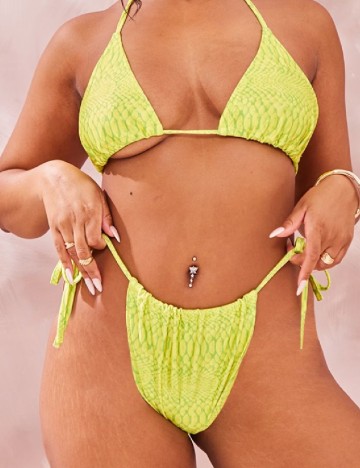 
						Chilot de  baie PrettyLittleThing Plus Size, galben