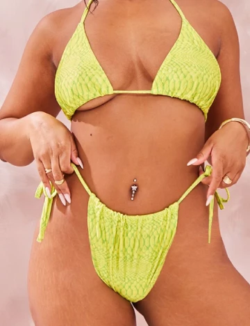Chilot de baie PrettyLittleThing Plus Size, galben
