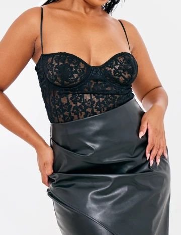 Top PRETTYLITTLETHING Plus Size, negru Negru