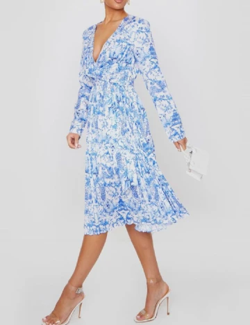 Rochie medie PRETTYLITTLETHING, albastru Albastru