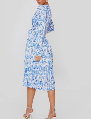 Rochie medie PRETTYLITTLETHING, albastru Albastru