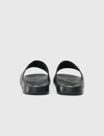 Slapi Hummel, negru