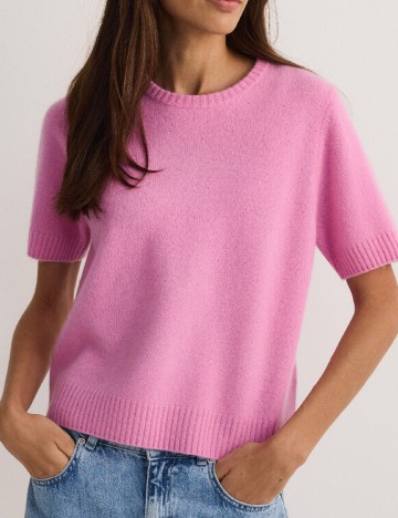 
						Tricou Reserved, roz