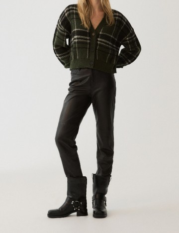 
						Cardigan Reserved, verde