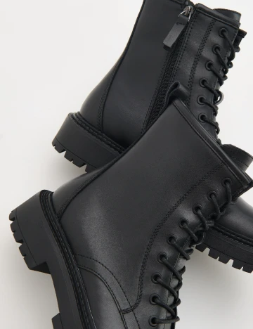 Ghete Reserved, negru