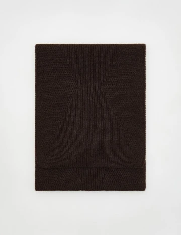 Fular Reserved, maro